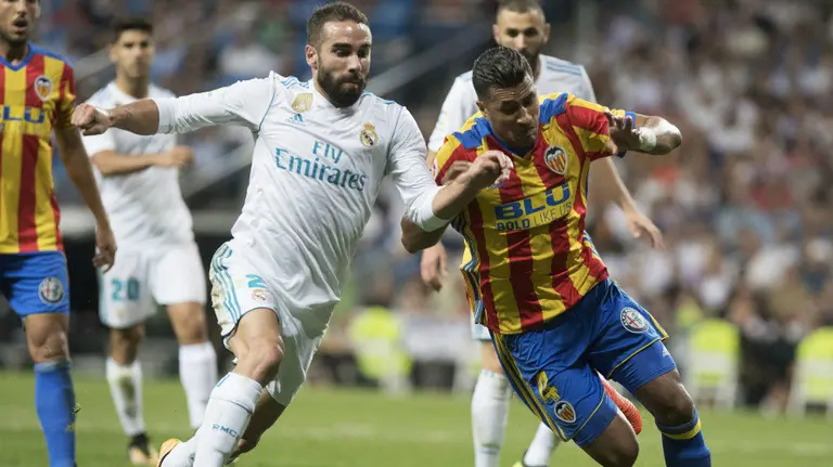 Carvajal en acción ante el Valencia. La Liga.