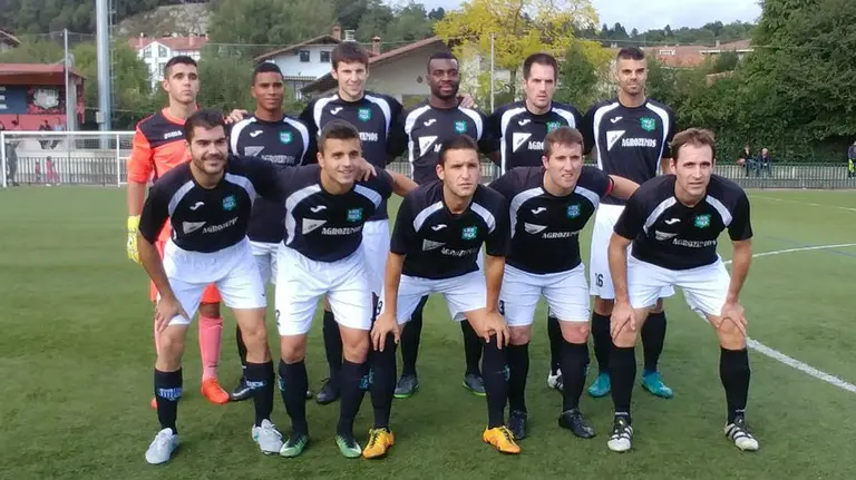 Equipo titular del Beti Kozkor 17-18 en Lekunberri. Facebook.