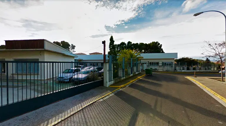 El centro de educación especial situado en la zona en la que desembocará la pasarela de 22 metros