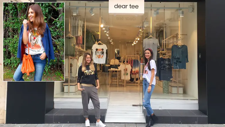 Gema y María, dependientas de 'Dear Tee' en Pamplona