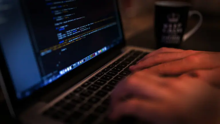 Le atracan en el encuentro sexual que había concertado por Internet