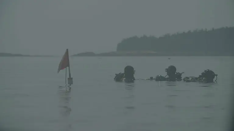 Fotograma del documental Elkarrekin Together de los directores Migueltxo Molina, Pablo Iraburu e Igor Otxoa