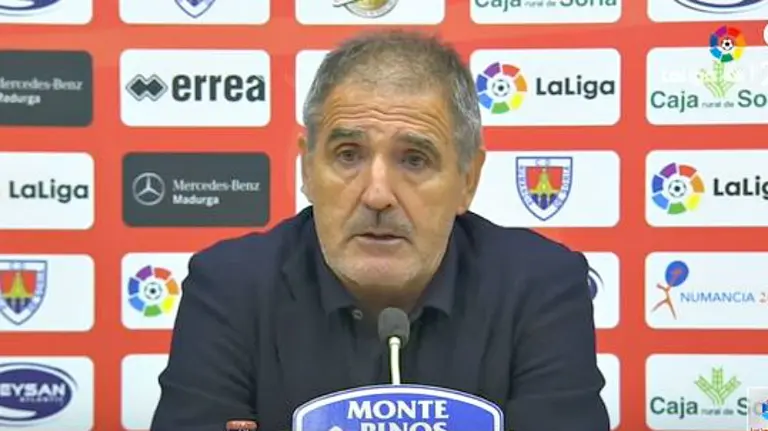 Paco Herrera en sala de prensa.