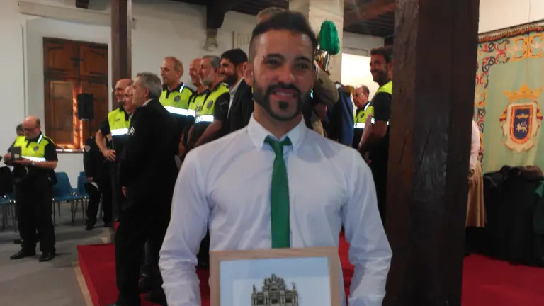 Ray Fernández, el vecino de Pamplona homenajeado por su labor de ayuda al salvar a un hombre que estaba a punto de precipitarse por la muralla