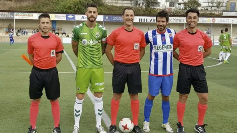 Partido Izarra - Racing en Estella. twitter Racing.