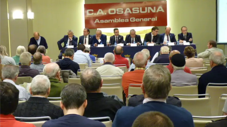 Asamblea de Osasuna en el Iruña Park.