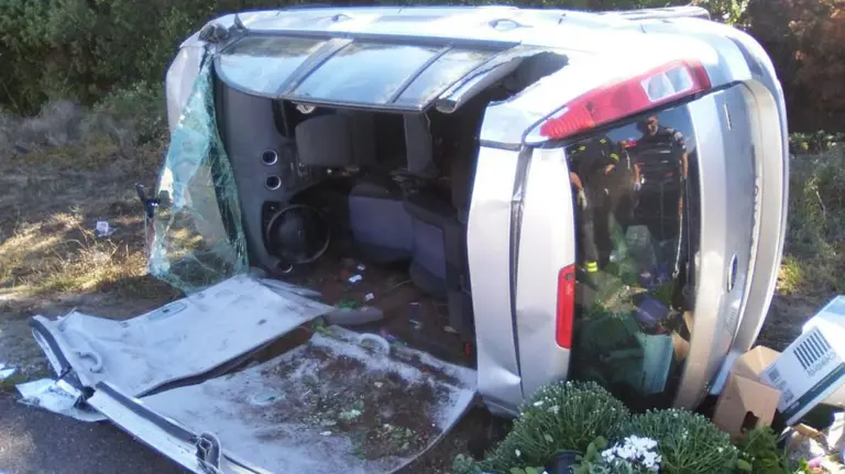 Accidente en Añorbe con una mujer herida que ha tenido que ser rescatada por los bomberos Foto BOMBEROS DE NAVARRA