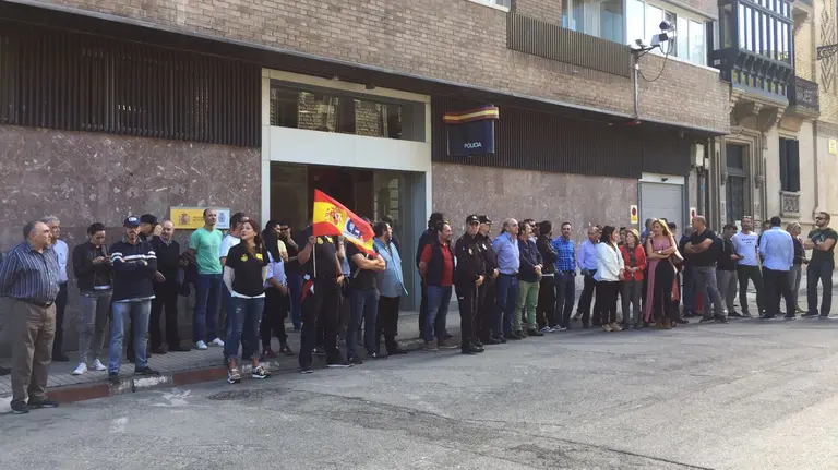 Concentración de policías nacionales en Pamplona en solidaridad con los ataques cometidos contra sus compañeros en Cataluña durante el 1O 2