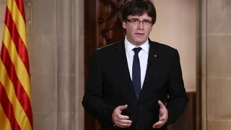 El presidente de la Generalitat, Carles Puigdemont, en su discurso tras el mensaje del rey Felipe VI.