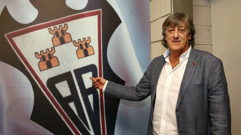 Martín Monreal ya es del Albacete. Twitter.