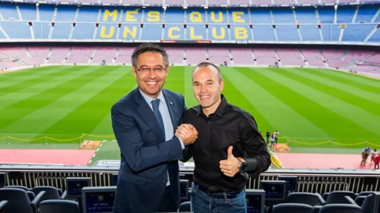 Bartomeu e Iniesta en el Nou Camp. FC Barcelona.