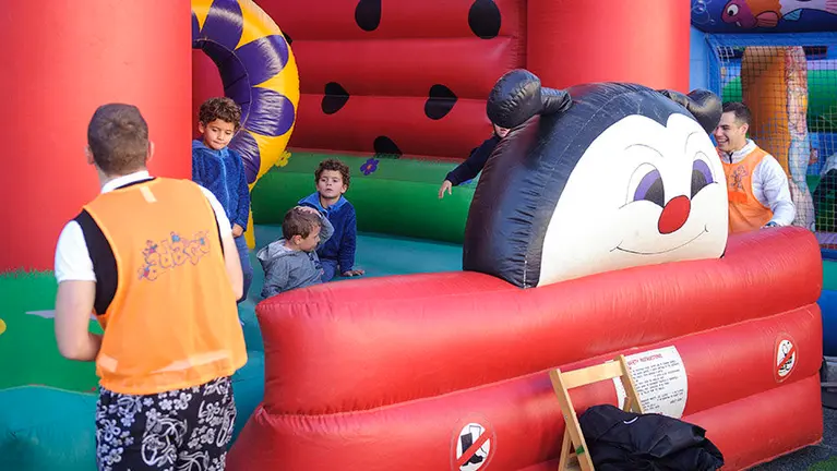 La Asociacion de Ayuda a Niños con Cáncer de Navarra, celebra el festival _Su sonrisa es importante_. MIGUEL OSÉS_3