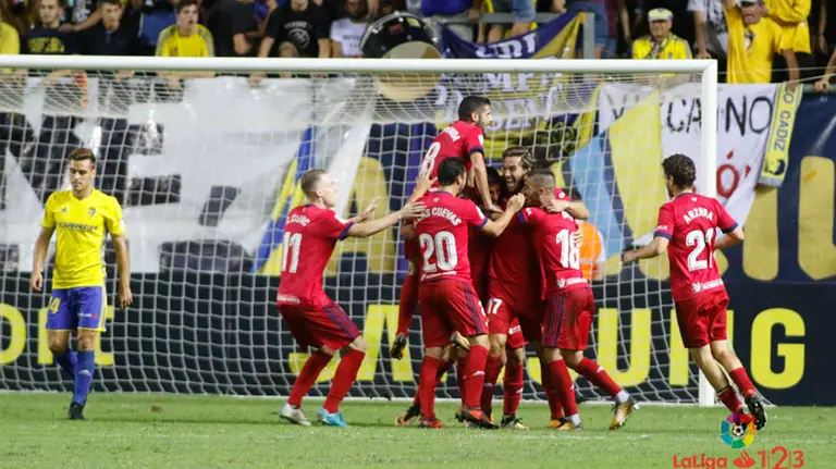 El partido entre Osasuna y el Cádiz de la octava jornada de la Liga de Segunda División disputado en el estadio Ramón de Carranza LFP 16