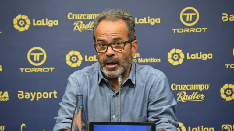 Álvaro Cervera en rueda de prensa.