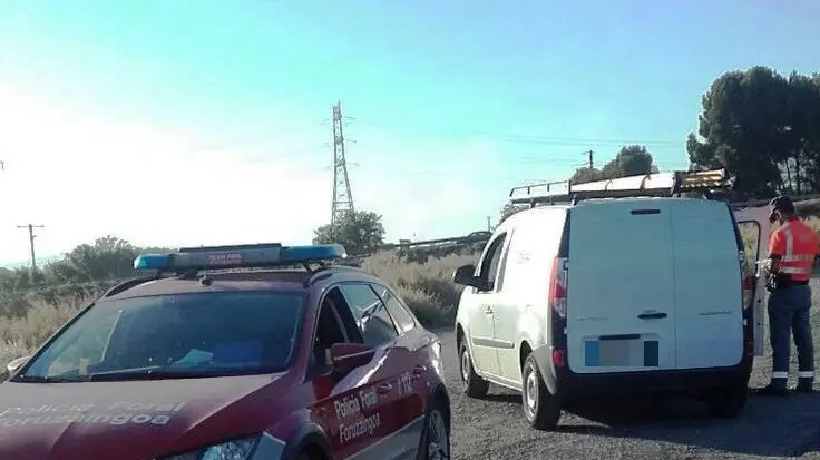 Un conductor interceptado por la Policía Foral tras darse a la fuga en un accidente de tráfico en Caparroso.