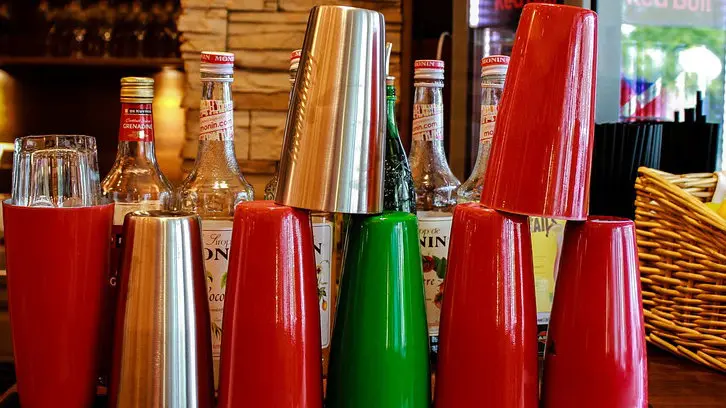 Vasos fiesta alcohol copas juerga