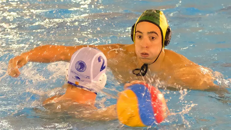 Partido del Waterpolo Navarra. Foto Ángel Artola.