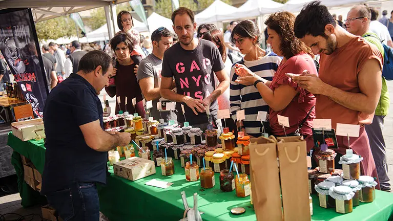 Mercado ecológico en la Plaza del Castillo. MIGUEL OSÉS_9