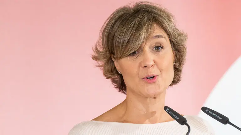 La ministra de Agricultura y Pesa, Alimentación y Medio Ambiente, Isabel García Tejerina participa en el foro de Navarra Televisión, con la presencia de la presidenta Uxue Barkos. IÑIGO ALZUGARAY (55)