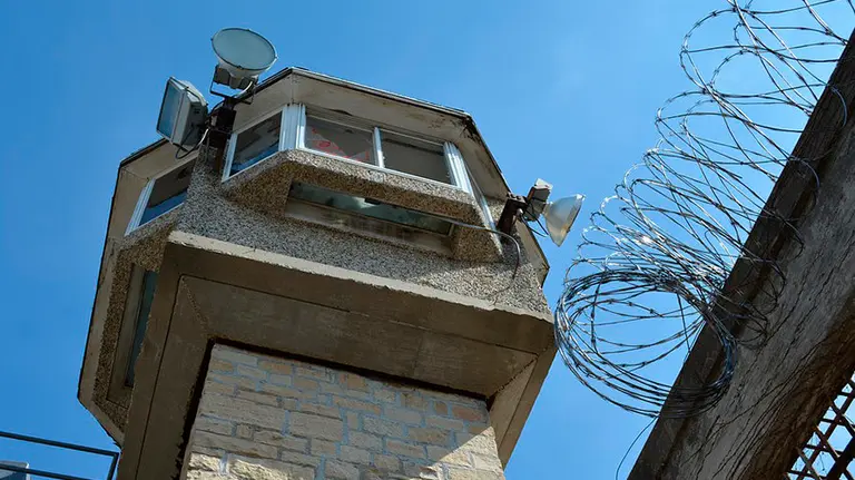 Torre de vigilancia de una prisión