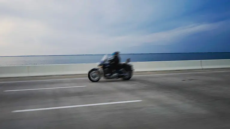 Imagen de archivo de un motorista