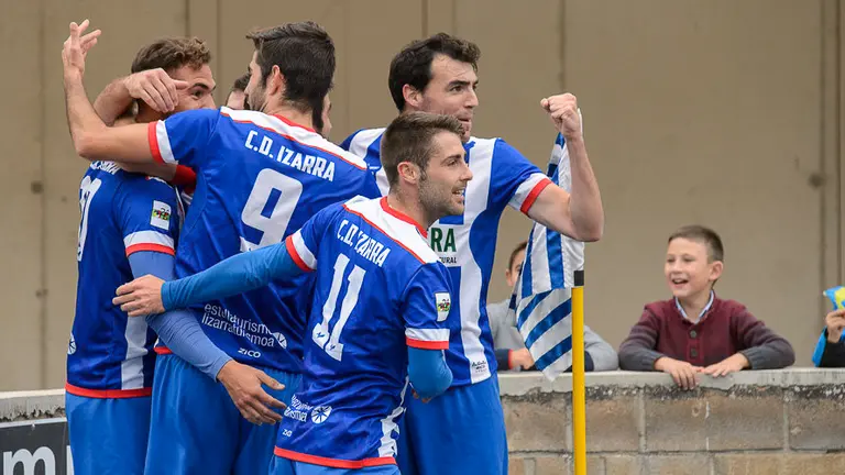 Partido entre el Izarra y el Athletic B en Merkatondoa. PABLO LASAOSA 01 (15)
