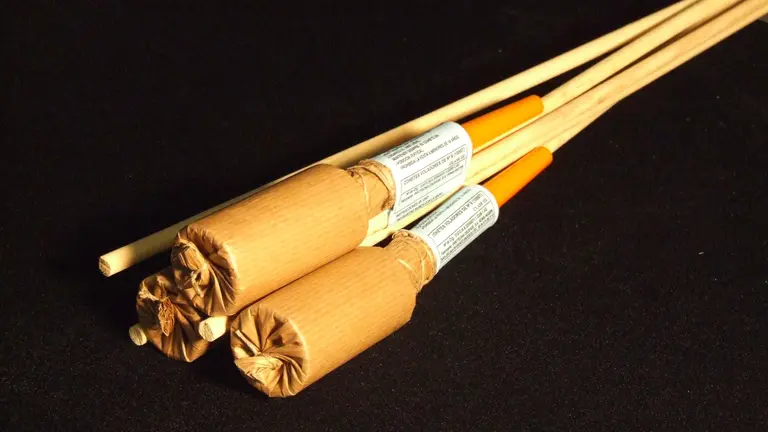 Imagen de varios cohetes almacenados