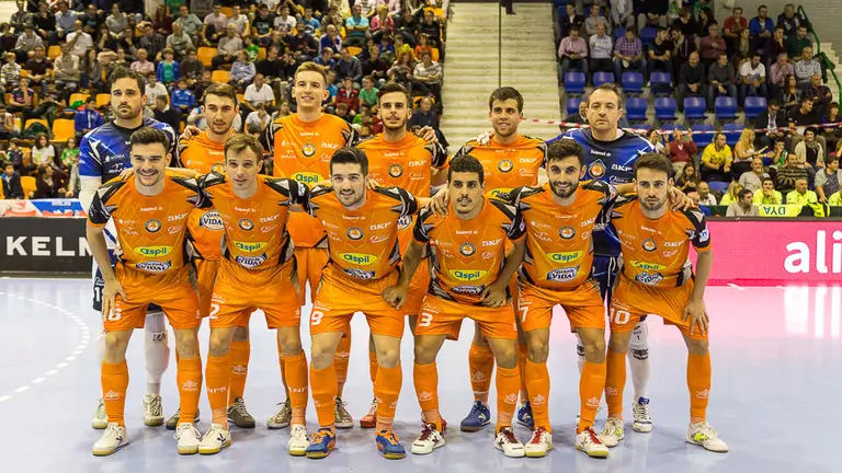 Partido entre Osasuna Magna y Aspil Vidal disputado en el pabellón Anaitasuna (02). IÑIGO ALZUGARAY