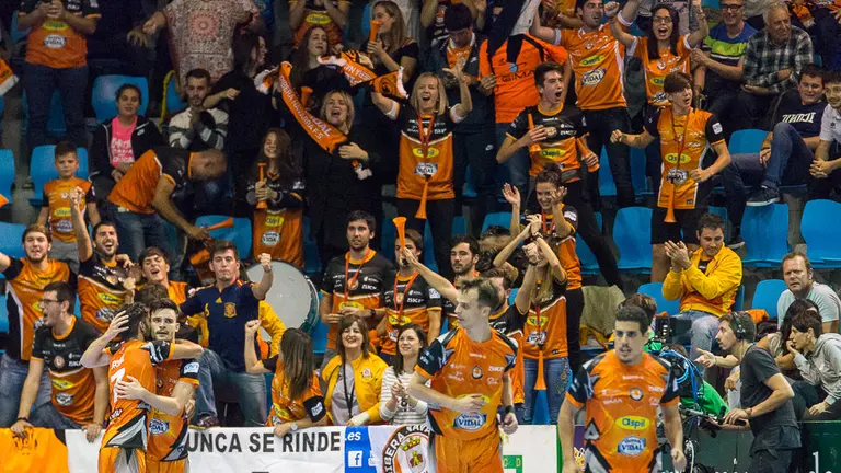 La grada del pabellón Anaitasuna durante el partido entre Osasuna Magna y Aspil Vidal (30). IÑIGO ALZUGARAY