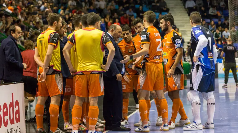Partido entre Osasuna Magna y Aspil Vidal disputado en el pabellón Anaitasuna (104). IÑIGO ALZUGARAY