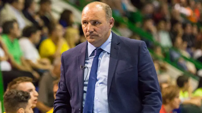 José Lucas Mena. Partido entre Osasuna Magna y Aspil Vidal disputado en el pabellón Anaitasuna (119). IÑIGO ALZUGARAY