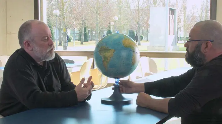 Joaquín Sevilla Moróder, responsable de Divulgación del Conocimiento de la UPNA, y Javier Armentia Fructuoso, coordinador del Planetario EUROPA PRESS