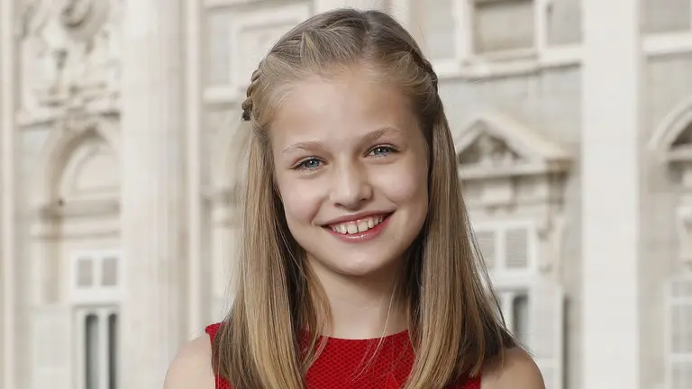 La primera imagen oficial de la Princesa de Asturias, Leonor de Borbón. CASA REAL