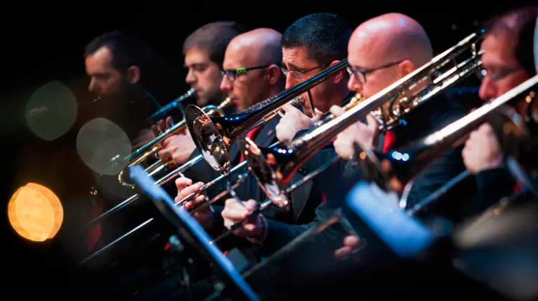 Varios músicos de La Pamplonesa interpretan un tema. CEDIDA