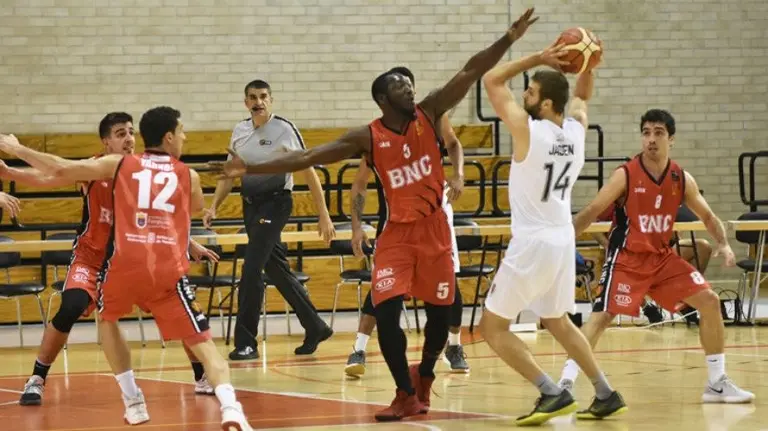 Partido del Basket Navarra. web BNC.