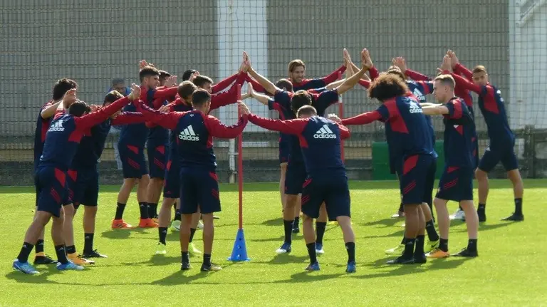 Entrenamiento de los jugadores rojillos en Tajonar.