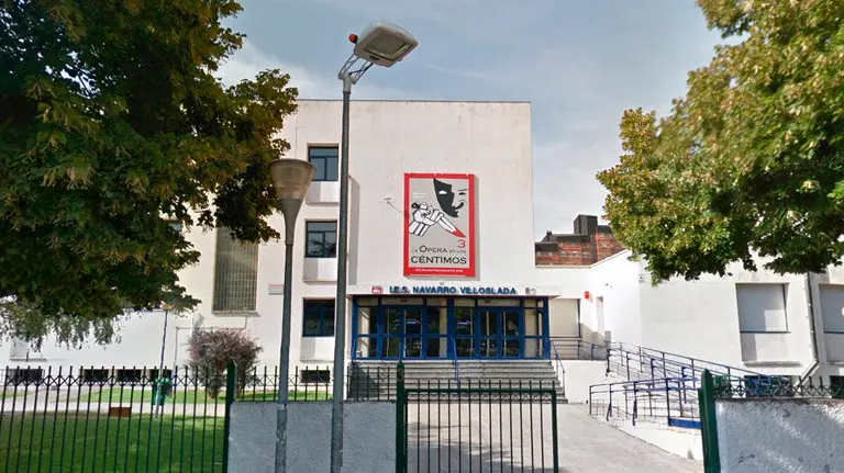 Vista exterior del IES Navarro Villoslada de Pamplona