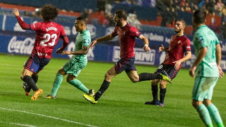 Osasuna-Granada en el estadio El Sadar. IÑIGO ALZUGARAY (3)