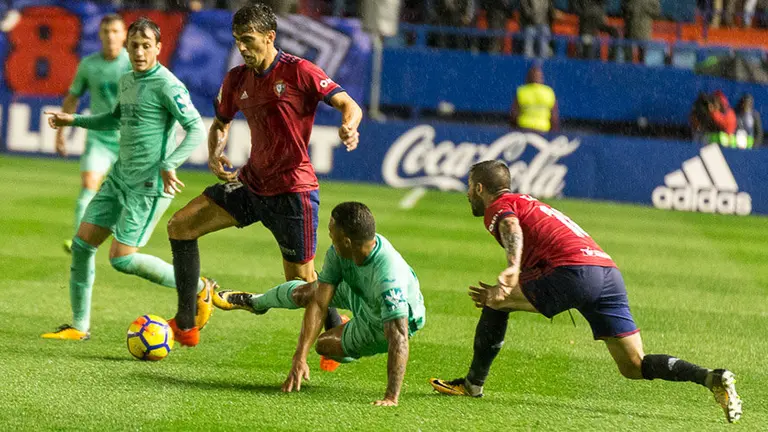 Osasuna-Granada en el estadio El Sadar. IÑIGO ALZUGARAY (5)