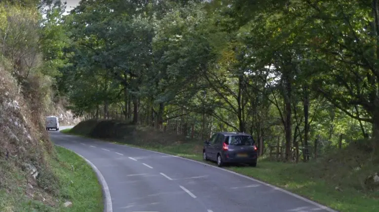Imagen de la carretera NA-4410, en el Alto de Lizuniaga, cerca de Bera de Bidasoa