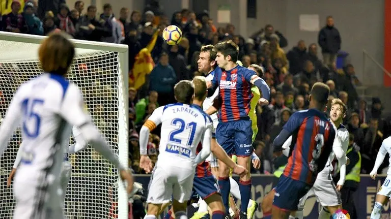 Partido Huesca - Zaragoza en El Alcoraz. La Liga.