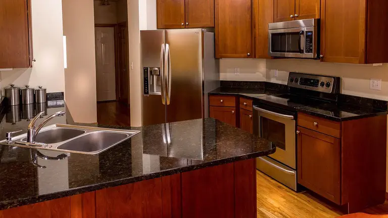 Una cocina con varios electrodomésticos ARCHIVO