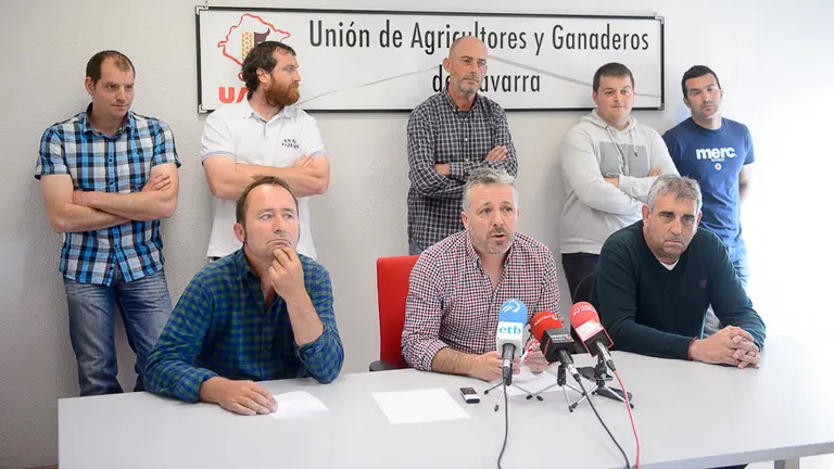 Rueda de prensa de la junta de UAGN tras conocerse unas supuestas irregularidades a través de subvenciones de cursos. PABLO LASAOSA (2)