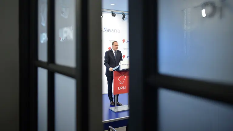 El presidente de UPN, Javier Esparza, presenta en rueda de prensa la propuesta de reforma fiscal para Navarra PABLO LASAOSA 3