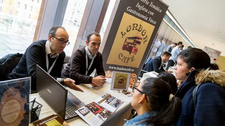 Jornada 'Emprende franquicia' celebrada en el Palacio de Congresos y Auditorio de Navarra (06). IÑIGO ALZUGARAY