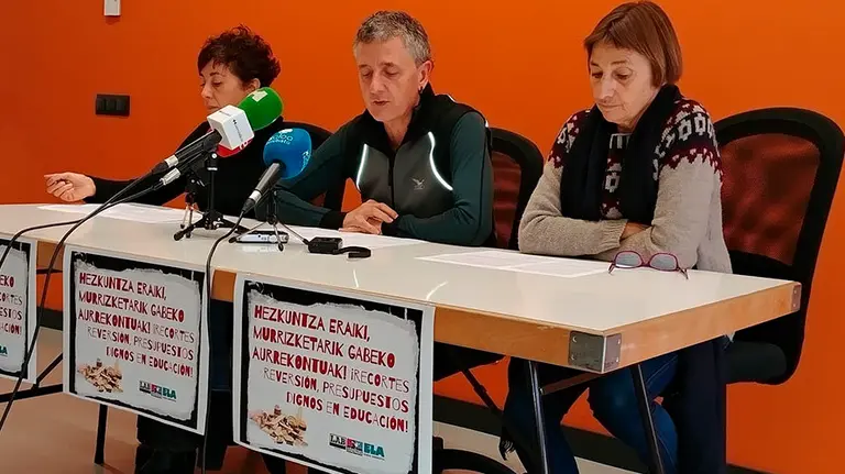 Los sindicatos ELA, LAB y Steilas se movilizan contra los recortes en Educación