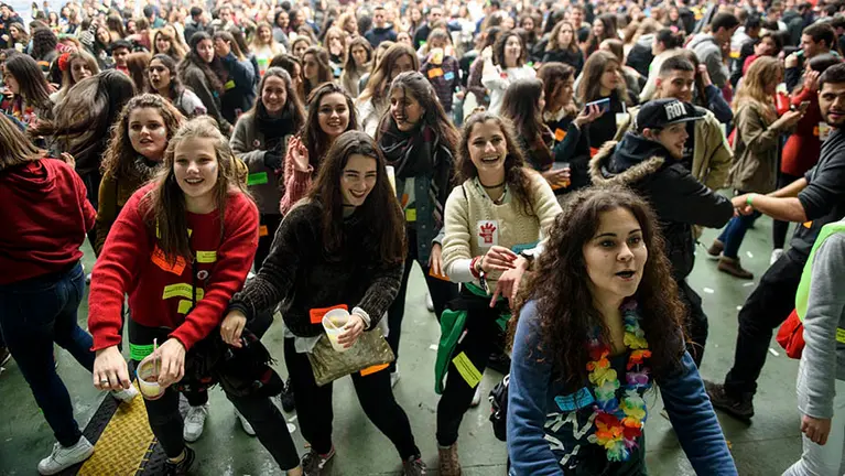 La carpa Universitaria de Invierno de 2017 reúne a miles de jovenes en Amaya. MIGUEL OSÉS (12)