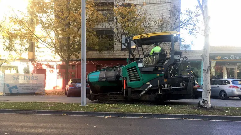 Asfaltado de la calle Iturrama de Pamplona.