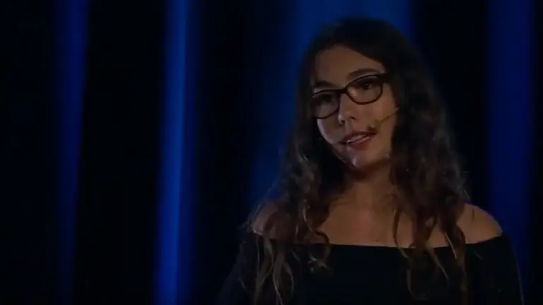 Mikele Grande Olóriz ha logrado el Galardón de Juventud de Navarra por su visibilización de la transexualidad Youtube Nahikari Oloriz