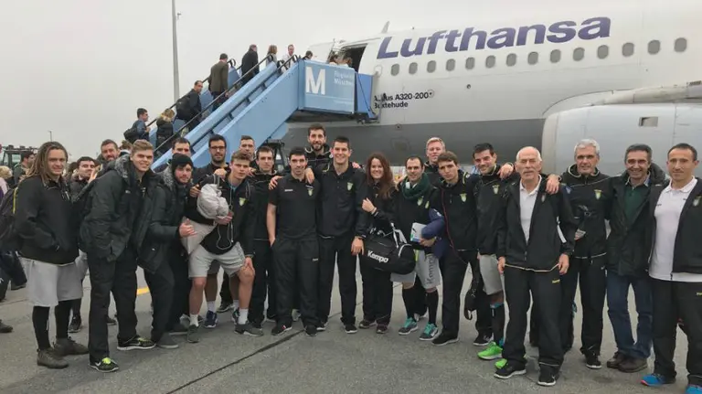 La expedición del Helvetia, rumbo a Dudapest. Twitter.